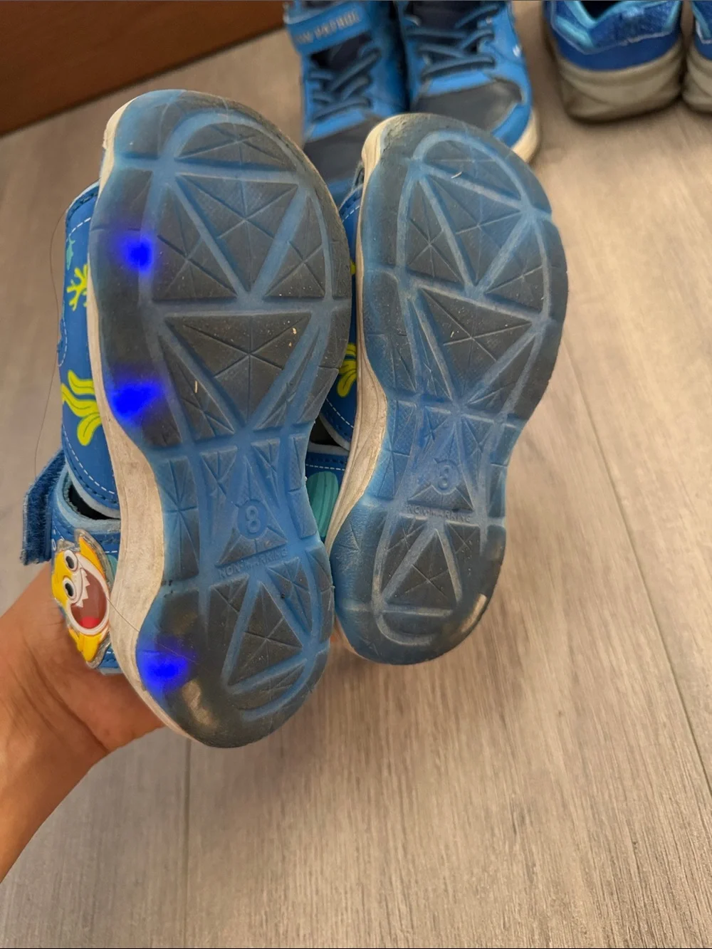 OshKosh B'gosh Blue Navy Kids Sandal & Baby Shark light up Sandal Set size 8